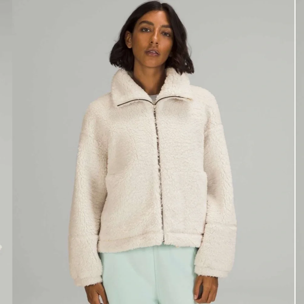 Lululemon Cinchable  Fleece Zip-Up Jacket (Like New) Size 10 White Opal